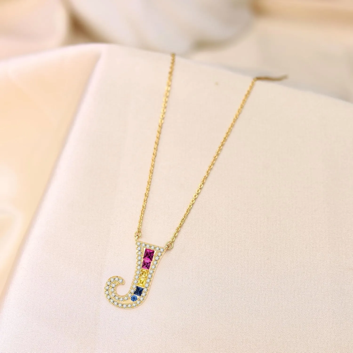 18K Gold Initial Necklaces for Women Dainty Gold Letter Necklace Rainbow A-Z Pendant Necklace Trendy Cute Personalized Name Necklace Gold Jewelry Necklace for Womens Gift
