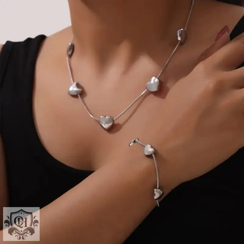 18K gold simple and elegant heart with beaded design light luxury style necklace bracelet set