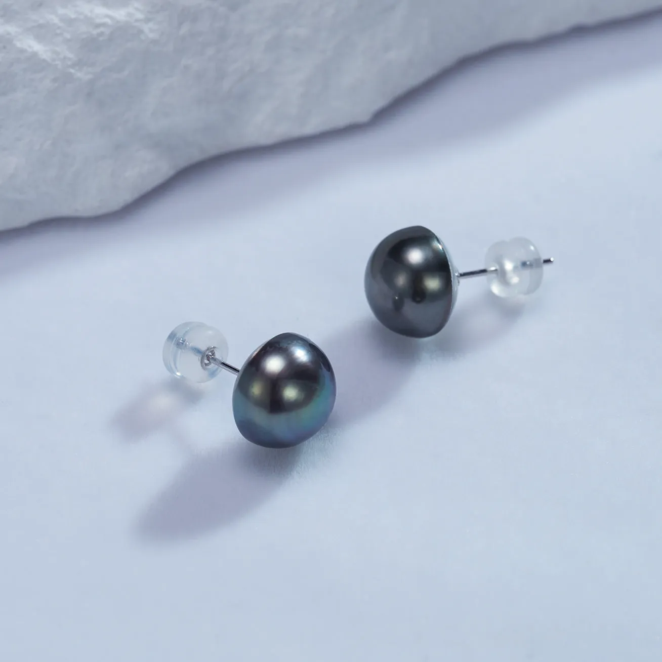 18K Gold﻿ Top Lustre Tahitian Mabe Pearl Stud Earrings KE00144