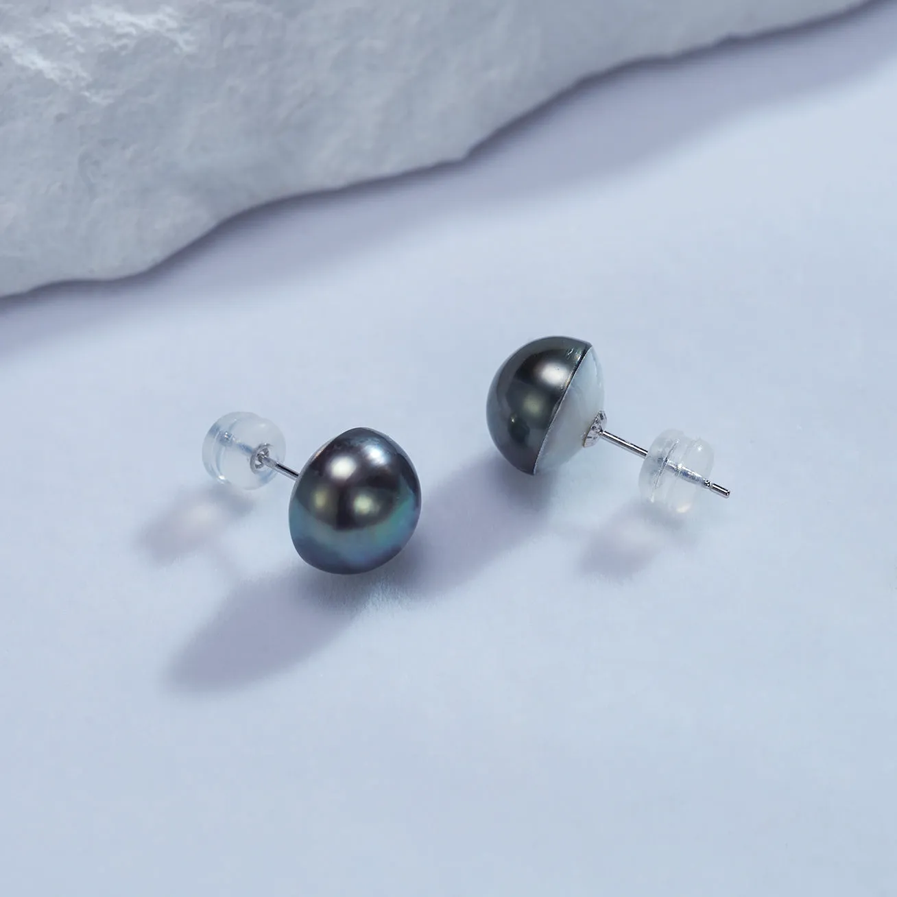 18K Gold﻿ Top Lustre Tahitian Mabe Pearl Stud Earrings KE00144