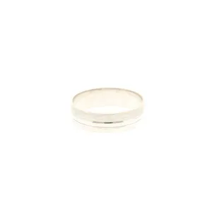 22K White Gold  5.1 Grams Classic Ring