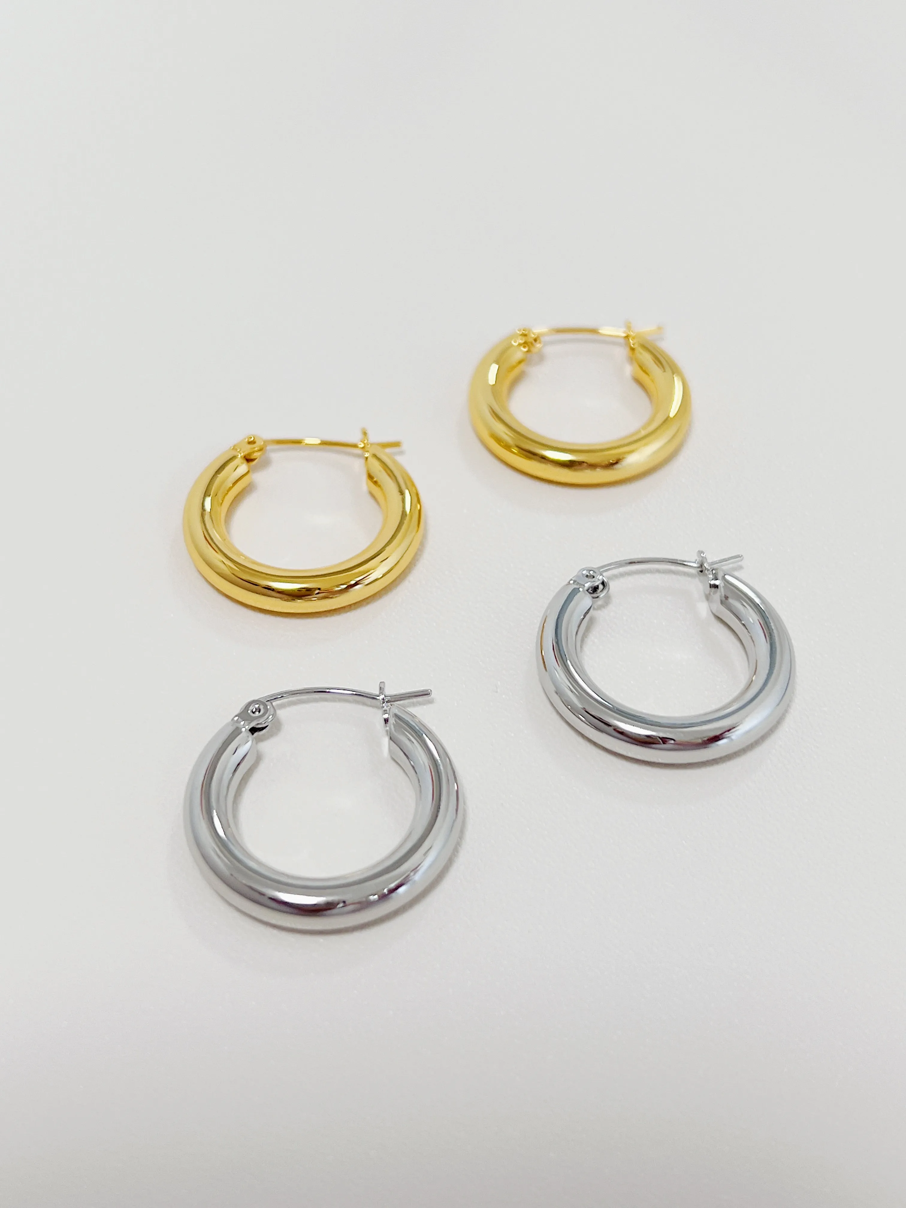 Alexa Bold Hoop Earrings