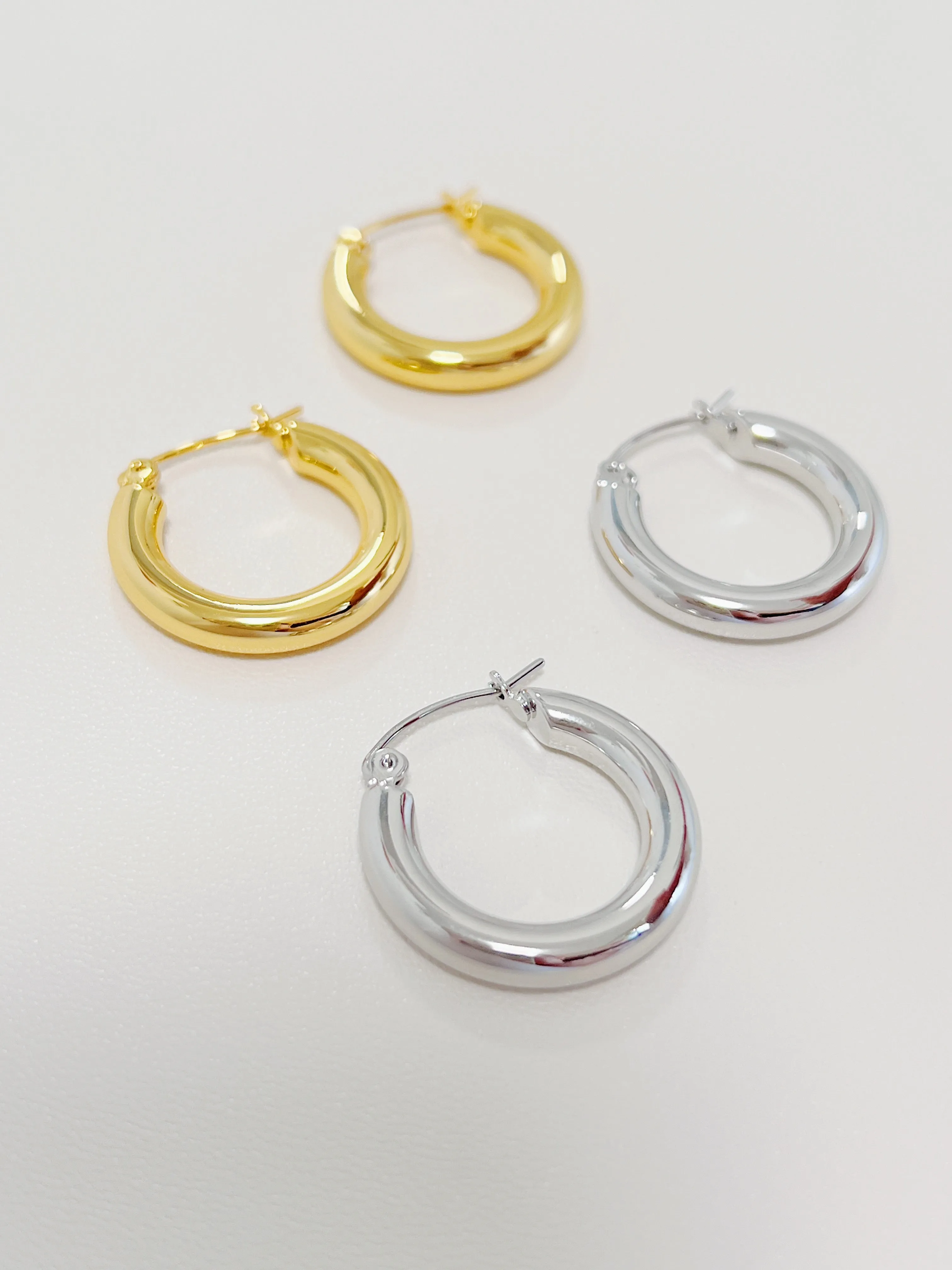 Alexa Bold Hoop Earrings