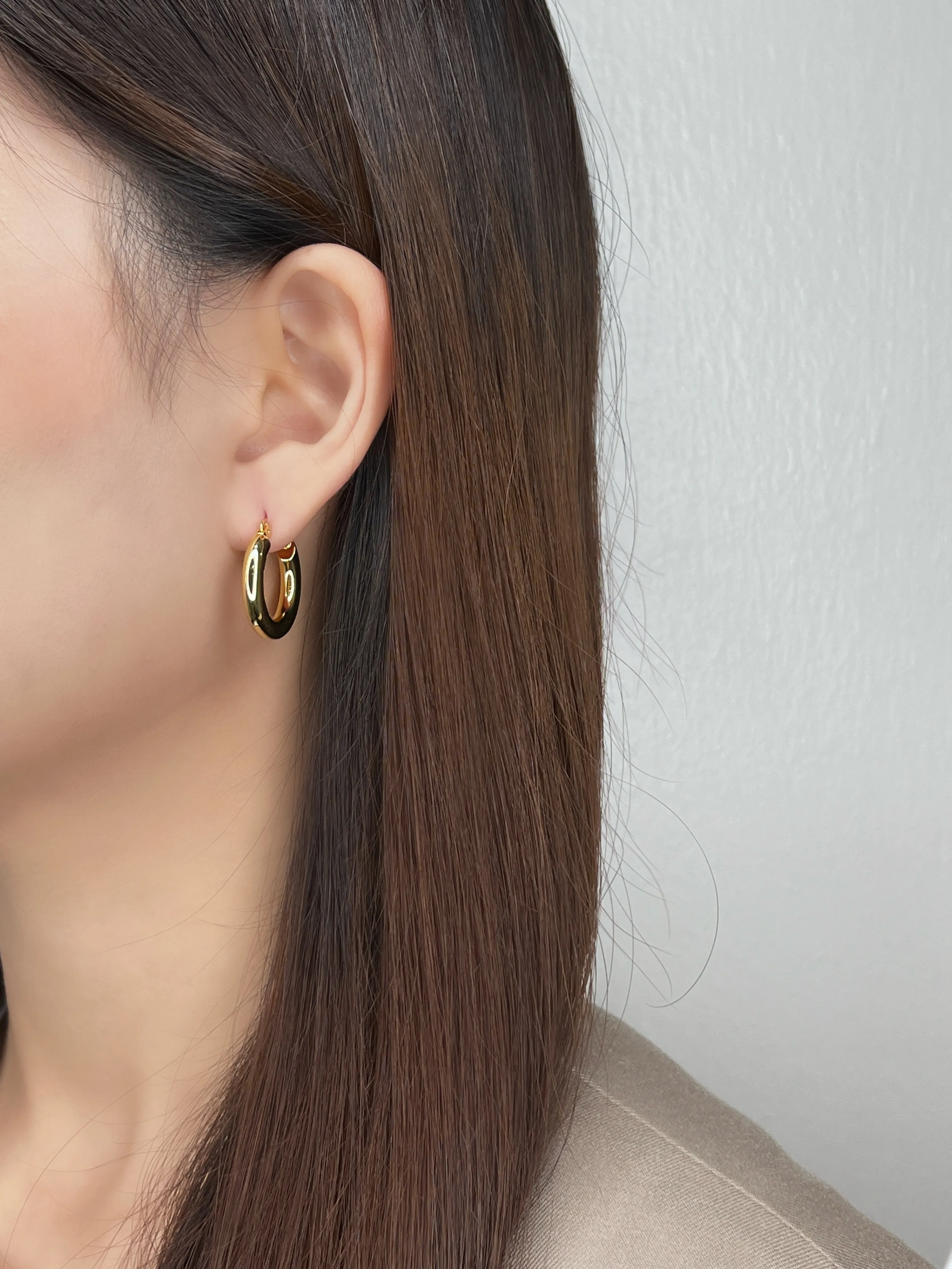 Alexa Bold Hoop Earrings
