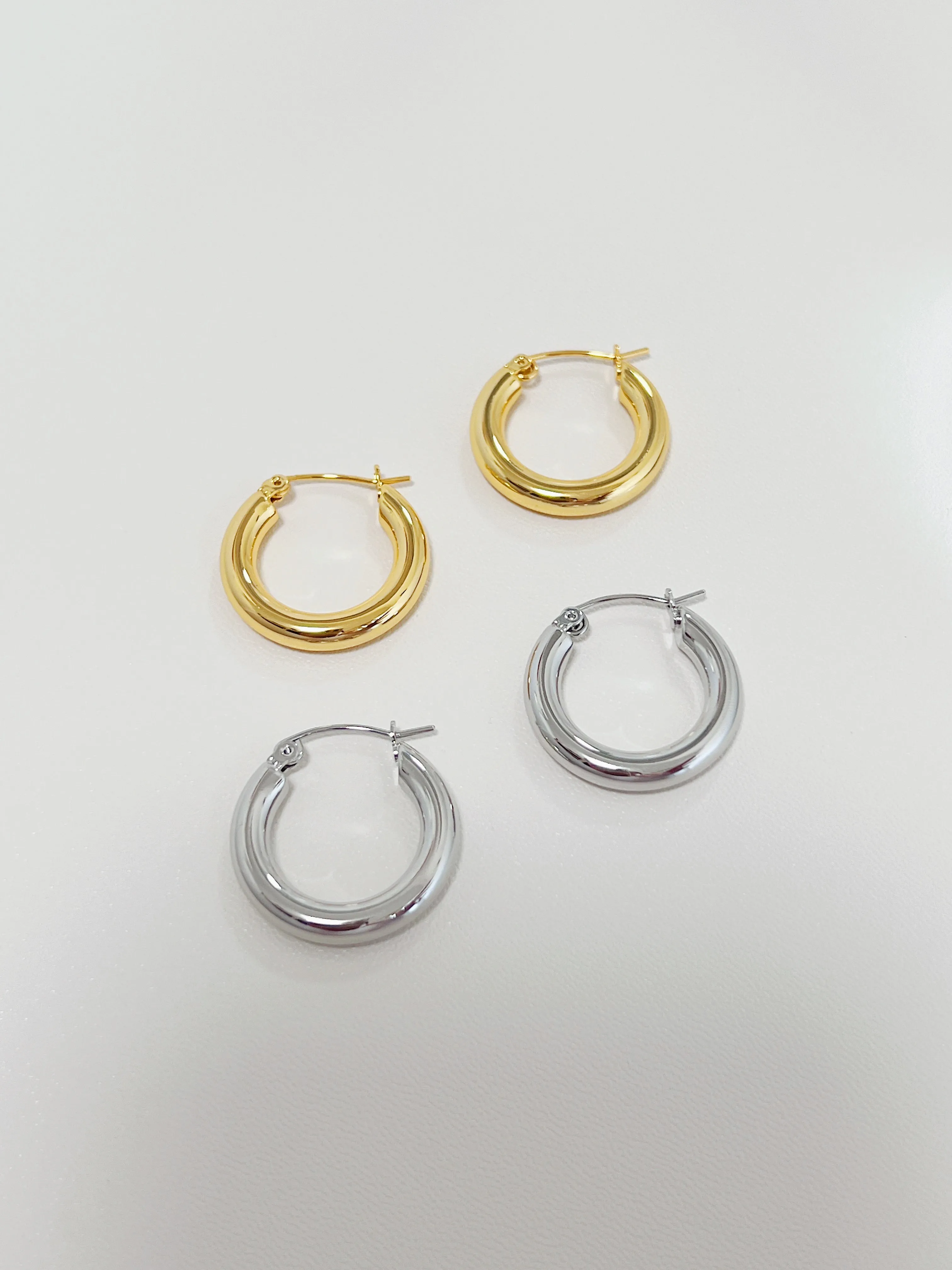 Alexa Bold Hoop Earrings