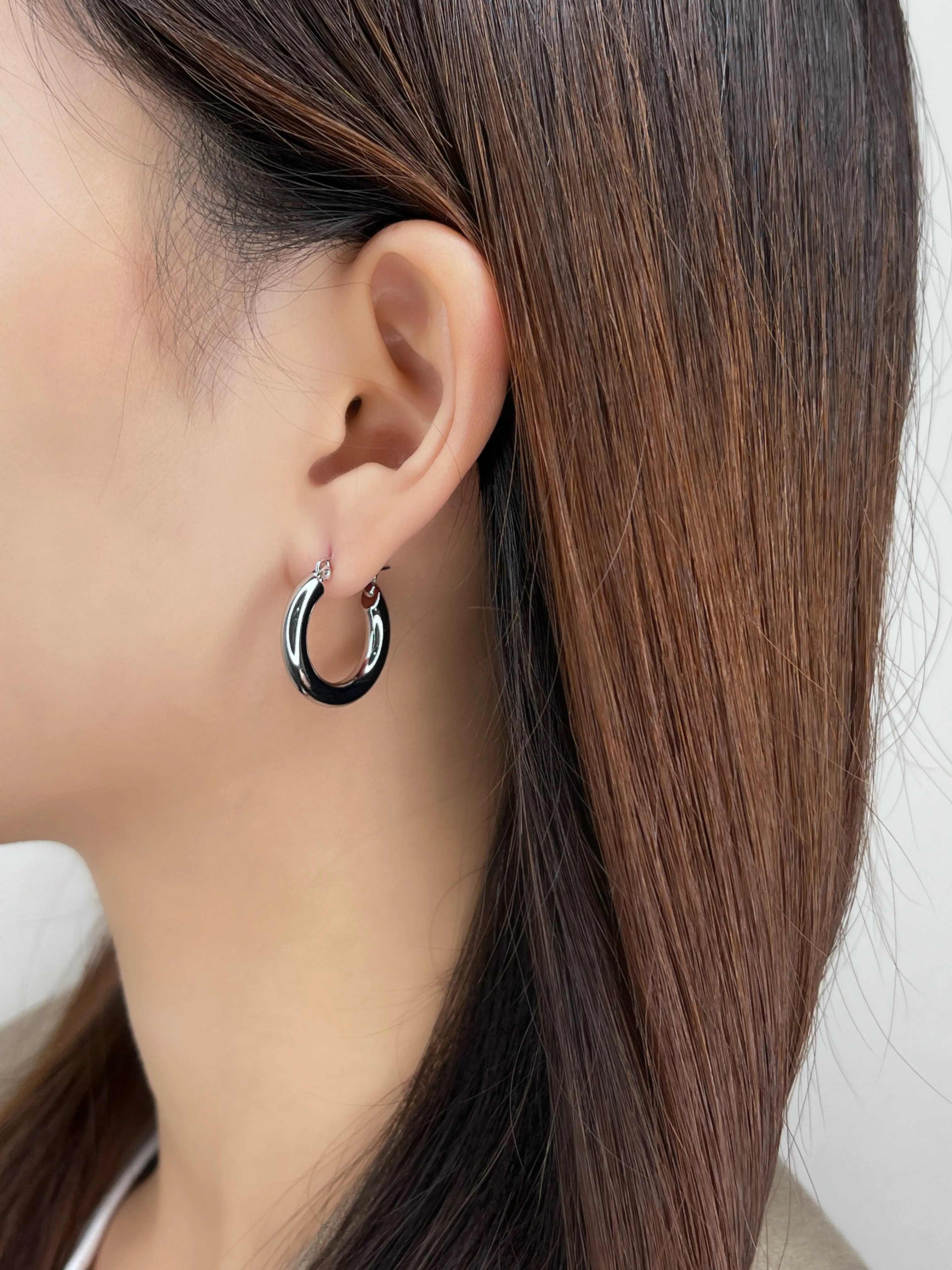 Alexa Bold Hoop Earrings