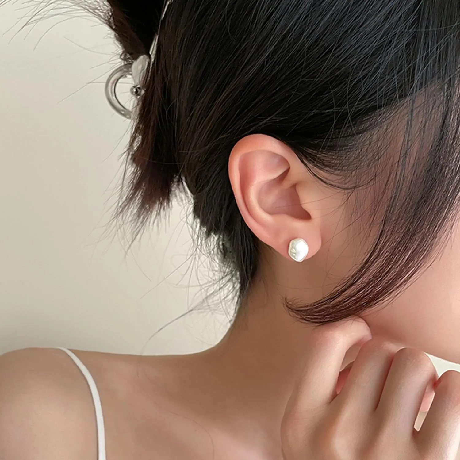 Baroque Pearl Stud Earrings For Women 14k Gold Plated Irregular Pearl Earrings Chunky Big Pearl Earrings Vintage Pearl Statement Earrings Jewelry Gift For Women