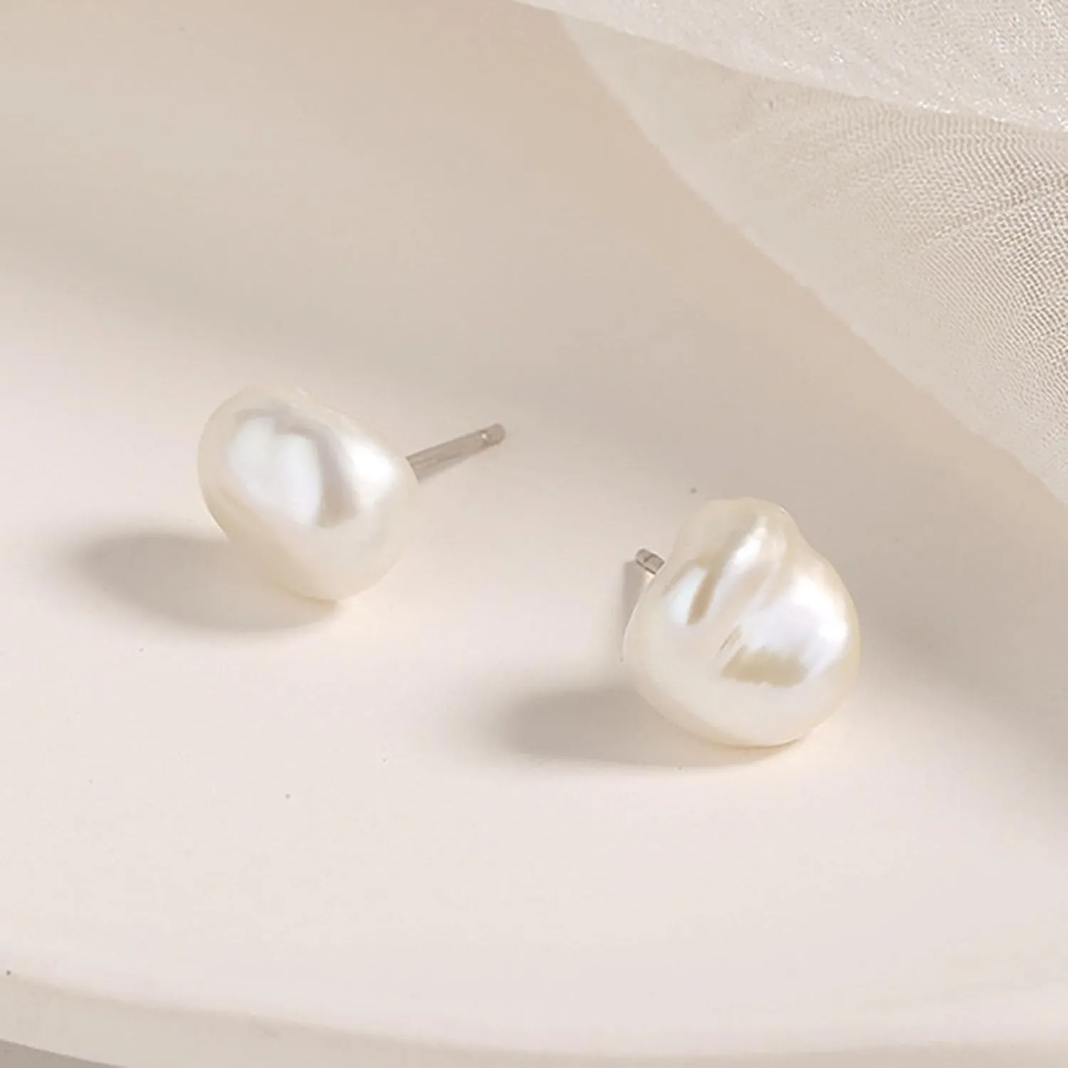 Baroque Pearl Stud Earrings For Women 14k Gold Plated Irregular Pearl Earrings Chunky Big Pearl Earrings Vintage Pearl Statement Earrings Jewelry Gift For Women