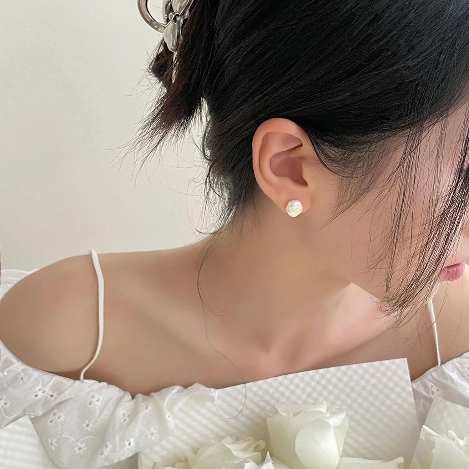 Baroque Pearl Stud Earrings For Women 14k Gold Plated Irregular Pearl Earrings Chunky Big Pearl Earrings Vintage Pearl Statement Earrings Jewelry Gift For Women