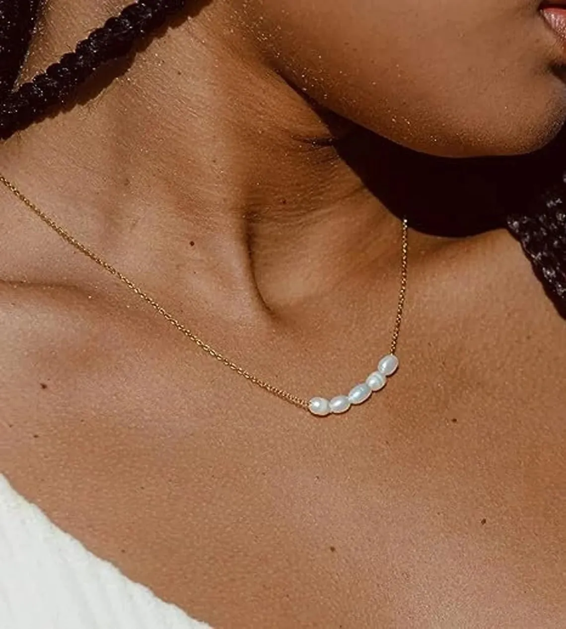 Dainty Gold Lariat Pearl Necklaces for Women Pearl Y Necklace Simple Single Pearl Drop Long Gold Necklace Small Tiny Pearl Choker Thin Chain Necklace Freshwater Pearled Pendant Necklace Pearls Jewelry Gift