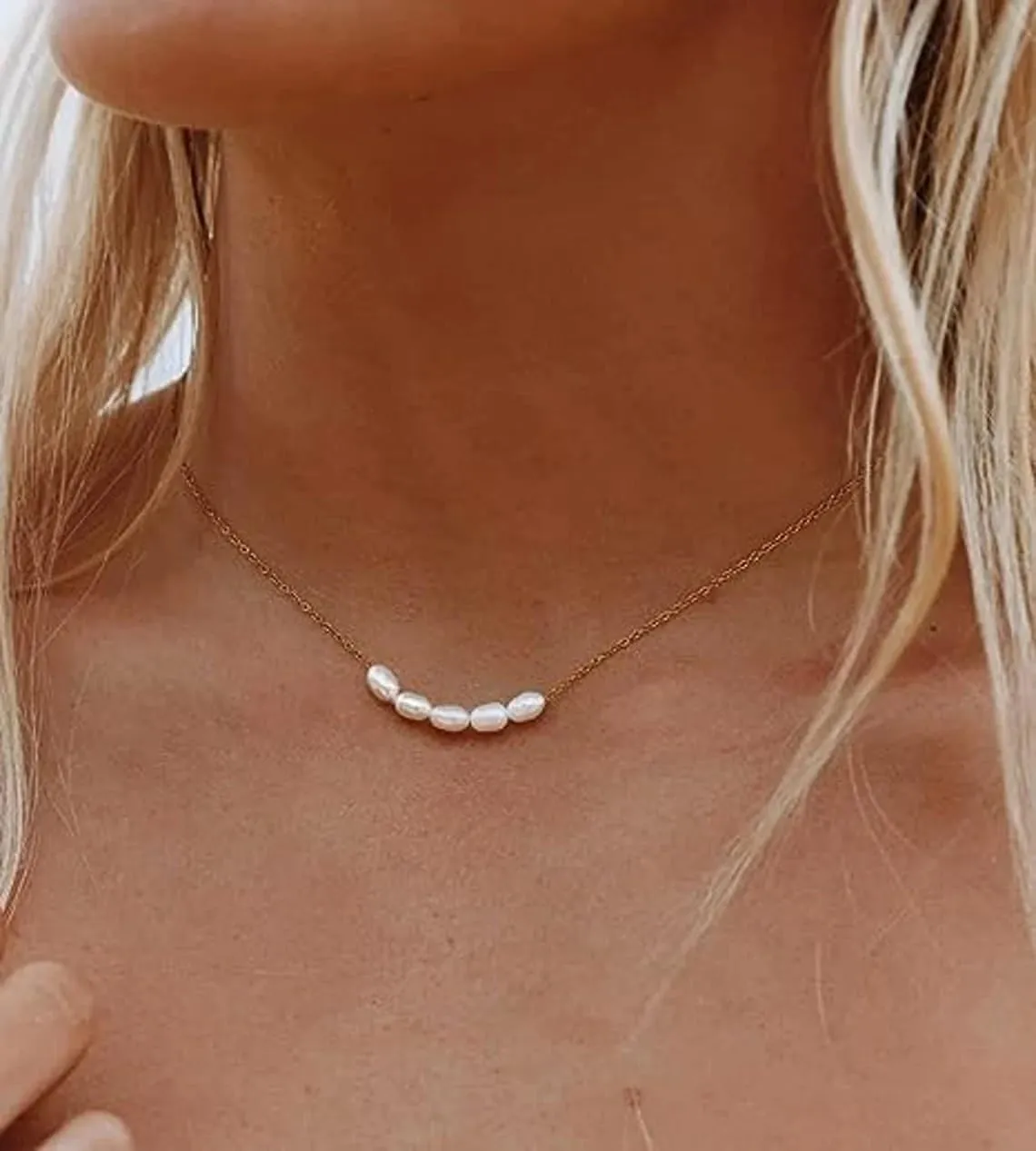 Dainty Gold Lariat Pearl Necklaces for Women Pearl Y Necklace Simple Single Pearl Drop Long Gold Necklace Small Tiny Pearl Choker Thin Chain Necklace Freshwater Pearled Pendant Necklace Pearls Jewelry Gift