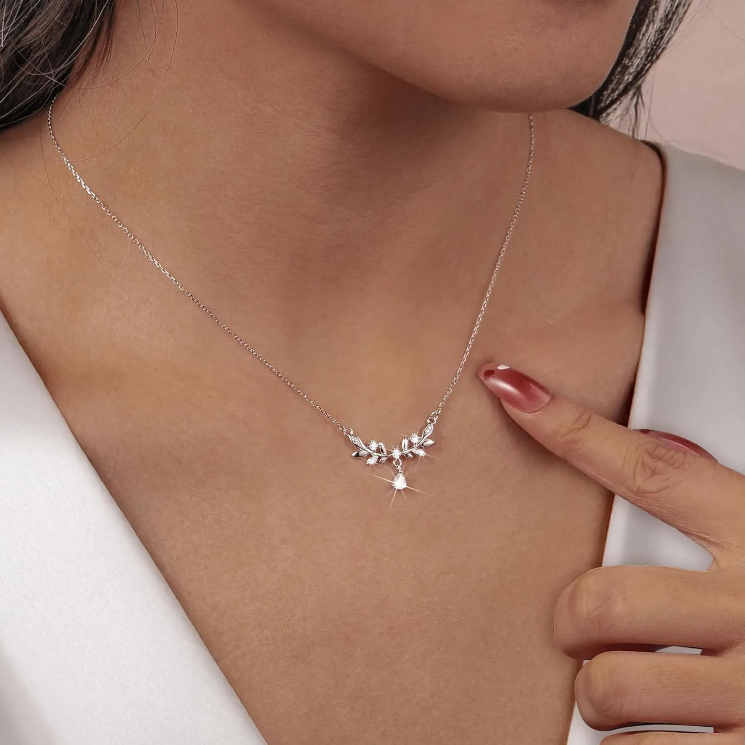Dainty Rhinestone Leaf Teardrop Necklace for Women S925 Sterling Silver Sparkly CZ Leaf Pendant Necklace Crystal Leaf Choker Necklace Gold Leaf Collar Necklace Birthday Jewelry Gift for Bride
