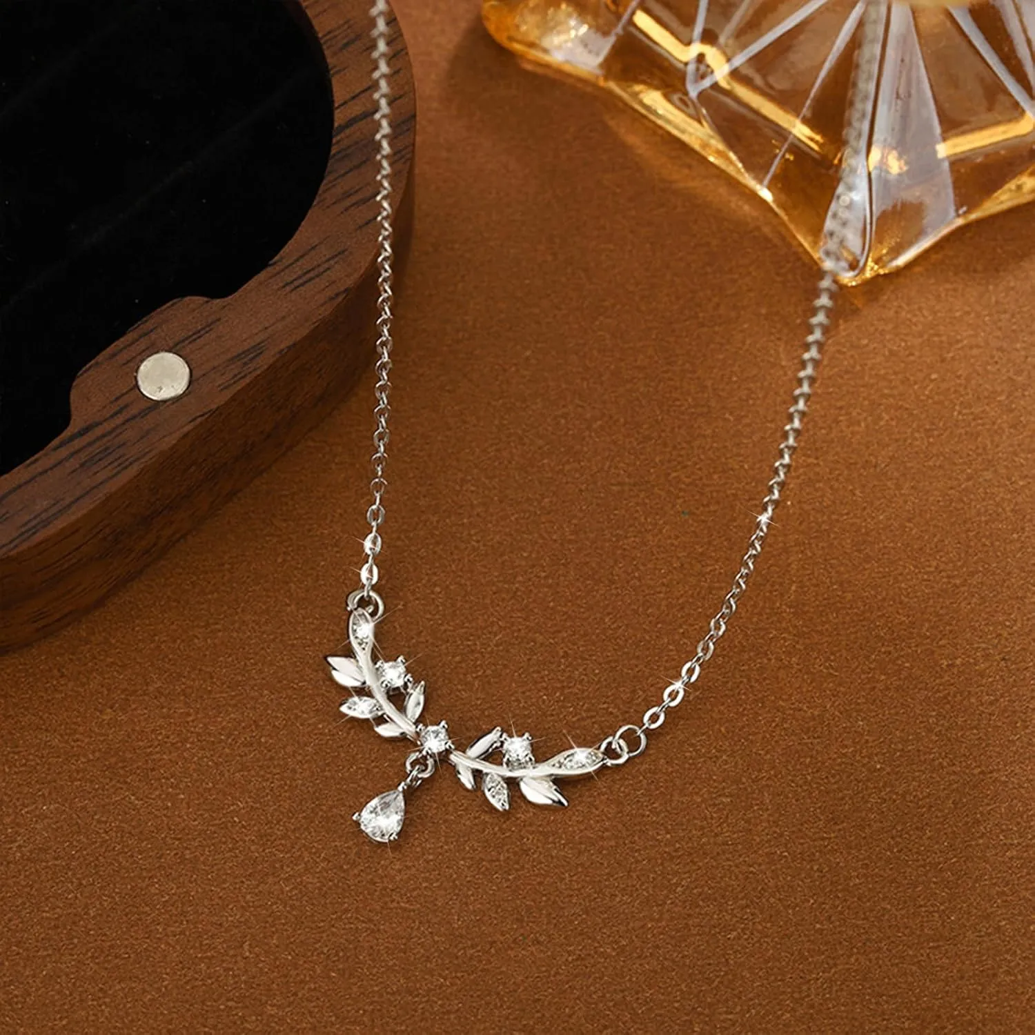 Dainty Rhinestone Leaf Teardrop Necklace for Women S925 Sterling Silver Sparkly CZ Leaf Pendant Necklace Crystal Leaf Choker Necklace Gold Leaf Collar Necklace Birthday Jewelry Gift for Bride