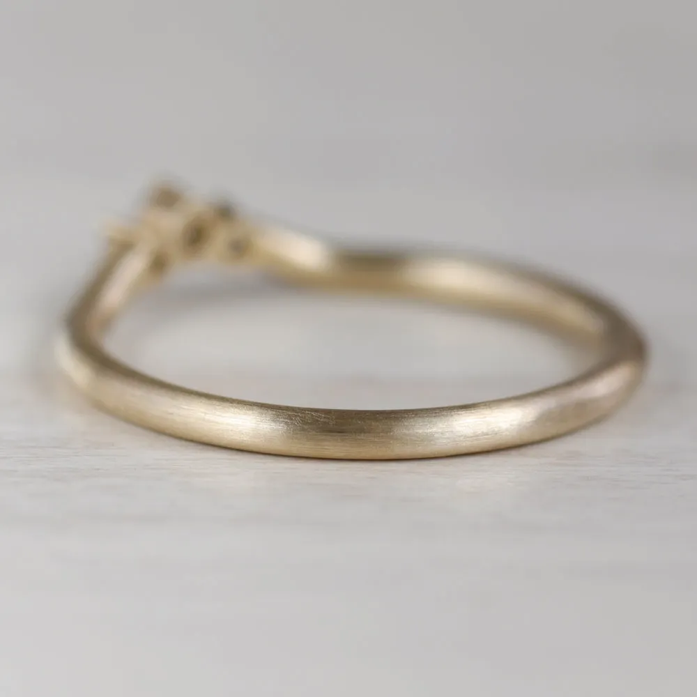 Diamond Contour Band •