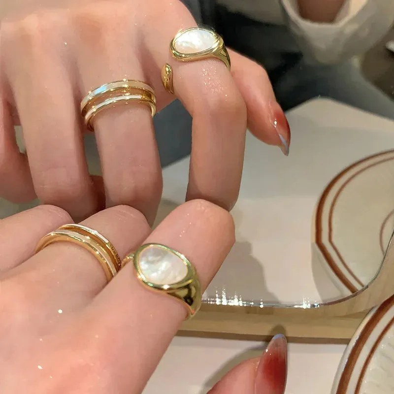 Elegant White Shell Round Geometric Rings