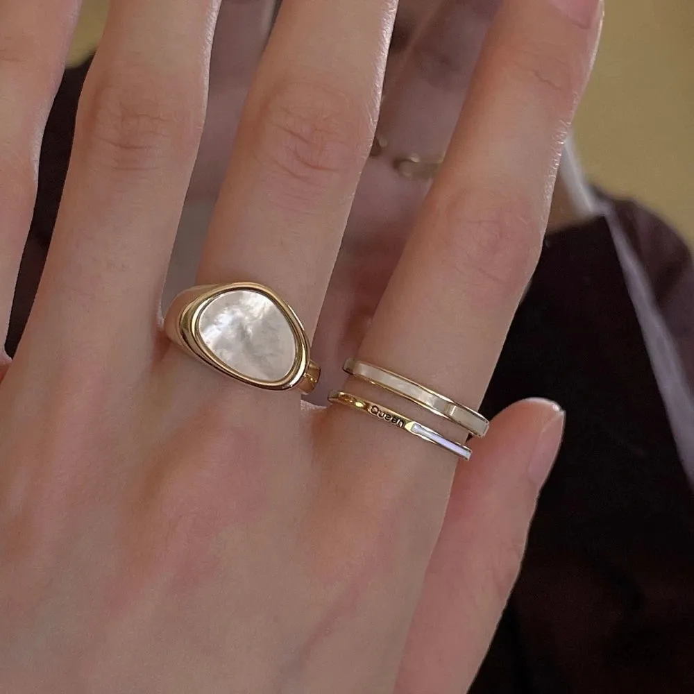 Elegant White Shell Round Geometric Rings