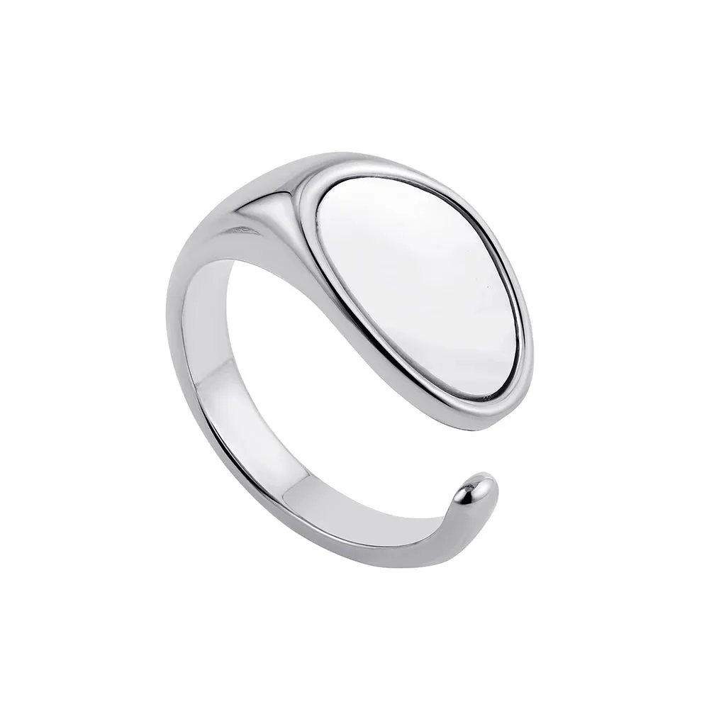 Elegant White Shell Round Geometric Rings