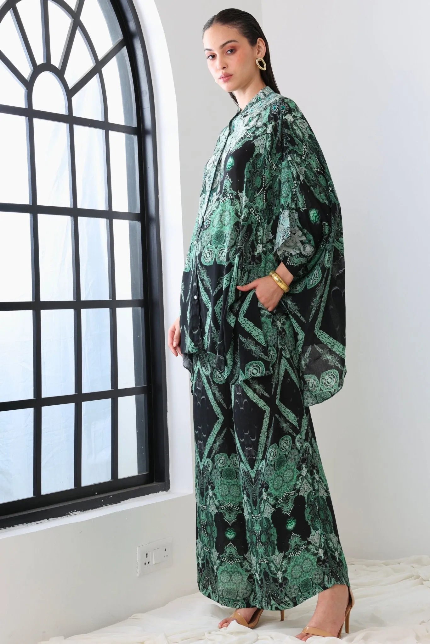 EMERALD OASIS KAFTAN TOP W SLEEVES