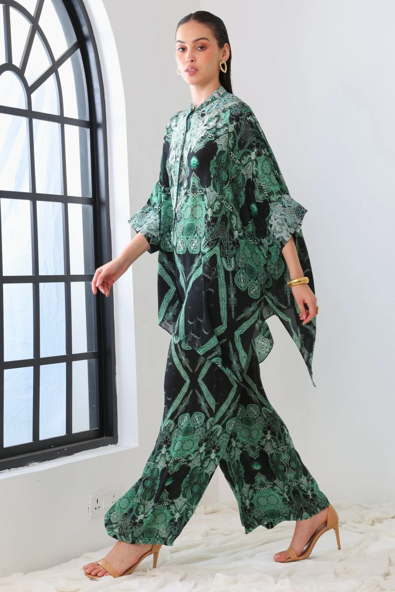 EMERALD OASIS KAFTAN TOP W SLEEVES