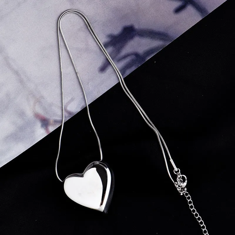 European and American hip-hop simple gold colour peach heart pendant