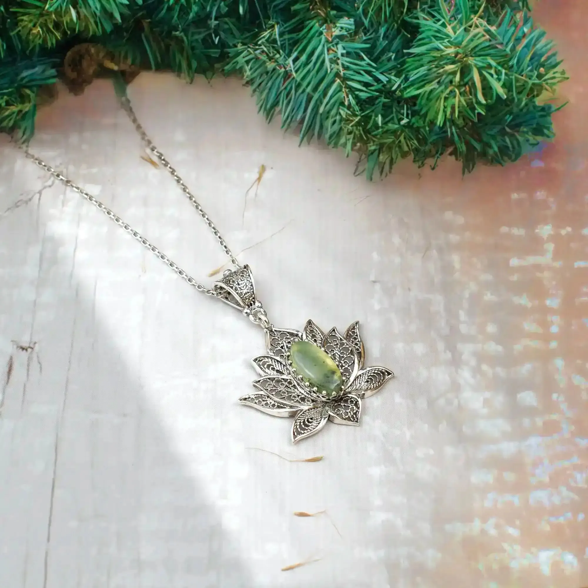 Filigree Art Prehnite Gemstone Blossoming Lotus Flower Women Silver Pendant Necklace