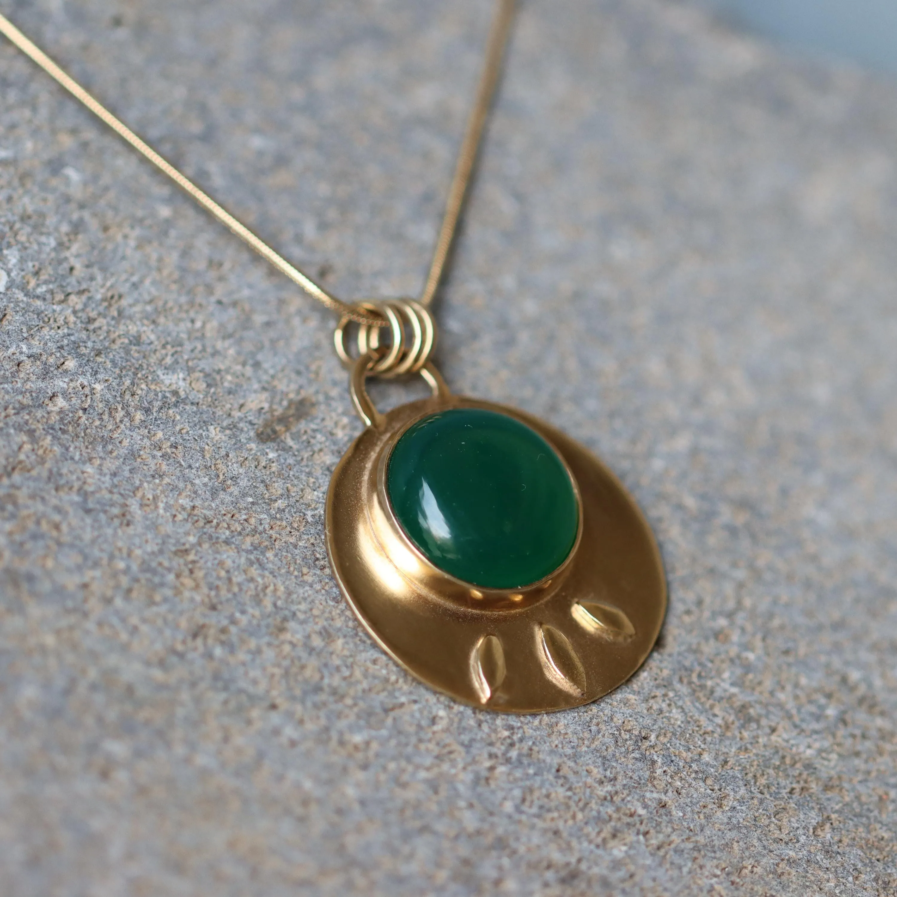 Green Onyx Gold Round Pendant Necklace