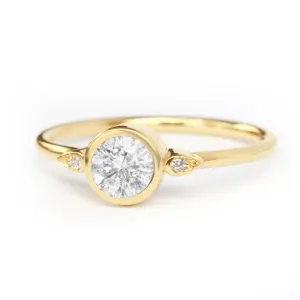 Kiss Plus, Solitaire Diamond Engagement Ring ♥