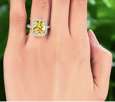 Mia Ring