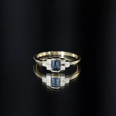 Minimal Ring with 1 CT London Blue Topaz and Diamond