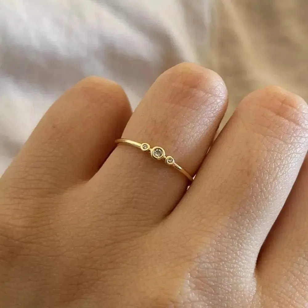 Minimal Zircon Women's Ring: Discover Delicate Beauty 💎