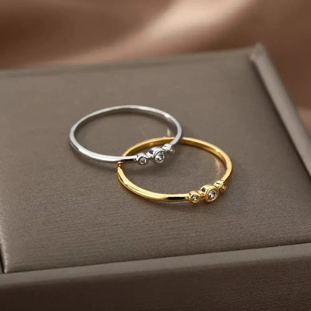 Minimal Zircon Women's Ring: Discover Delicate Beauty 💎