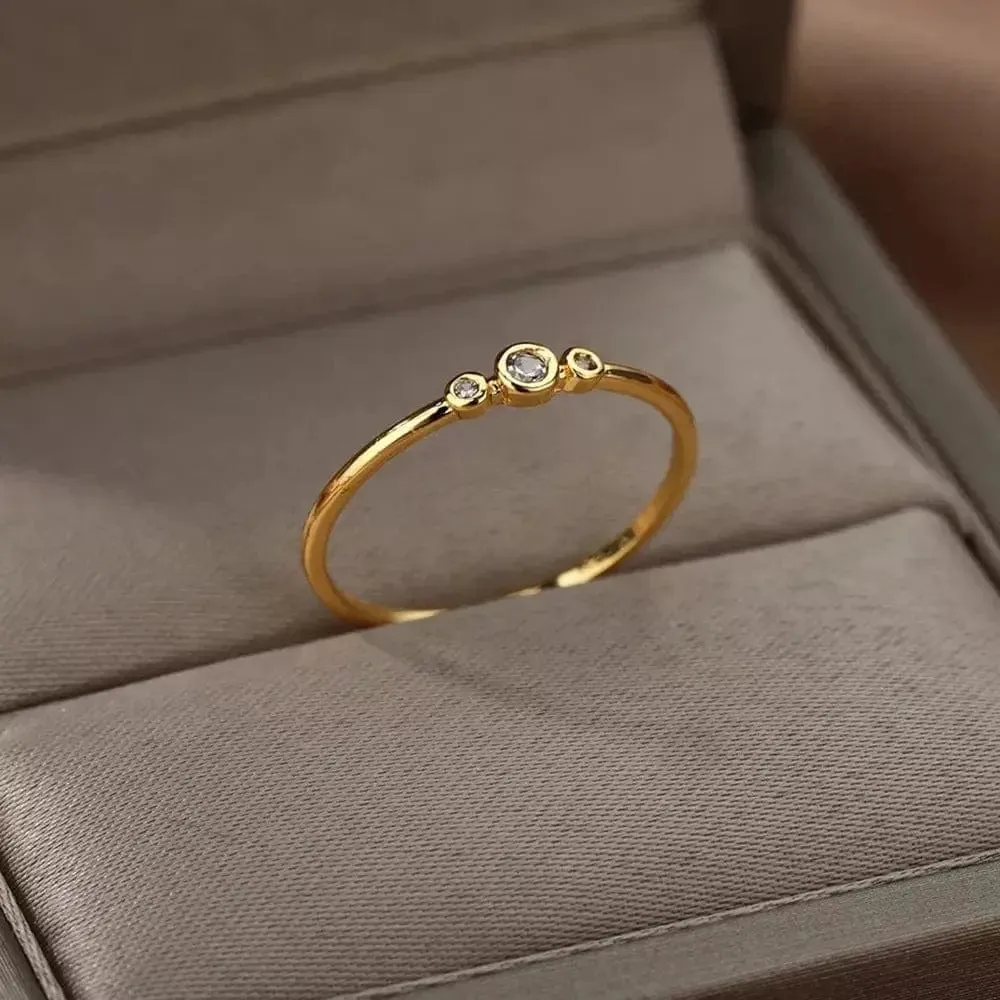 Minimal Zircon Women's Ring: Discover Delicate Beauty 💎