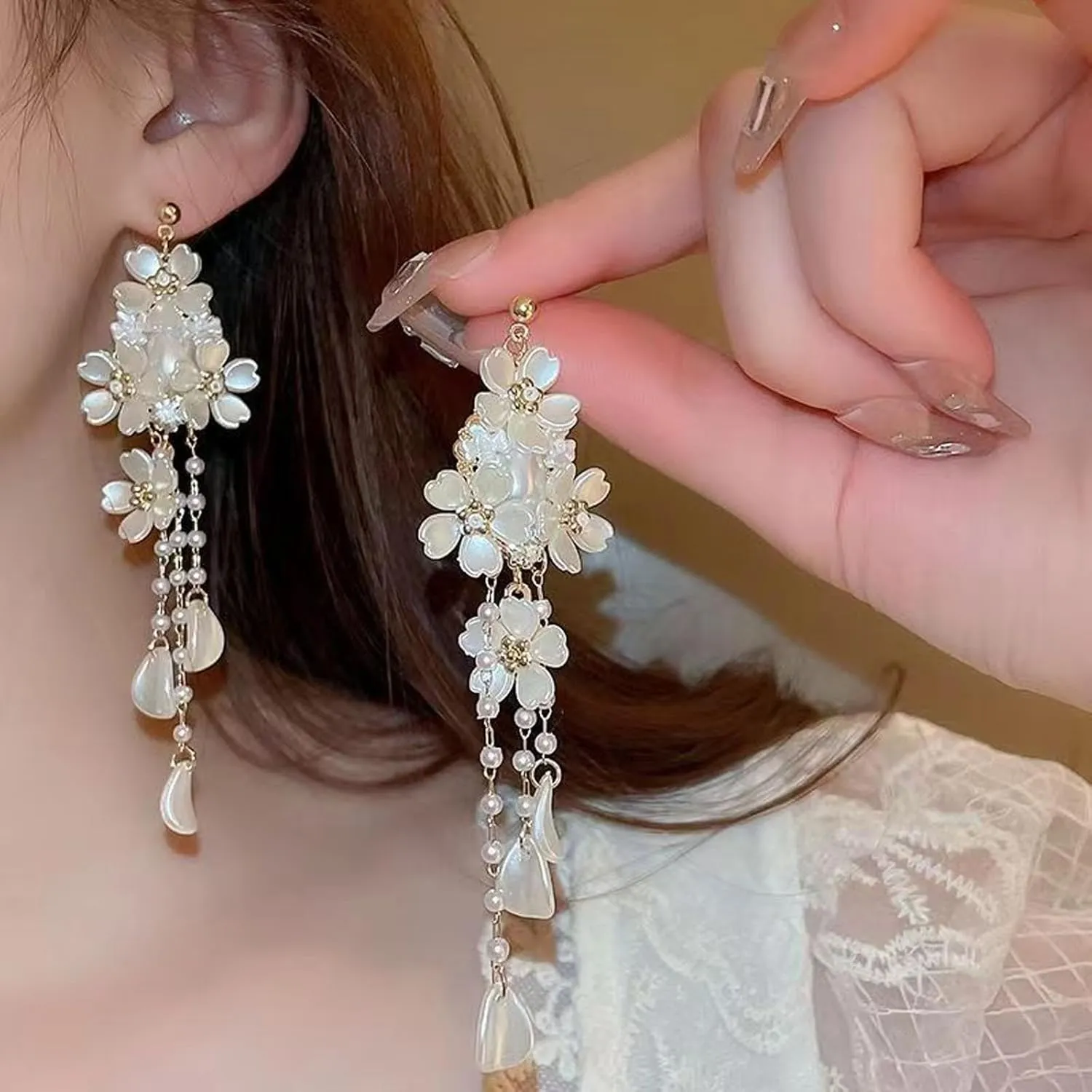 Pearl Flower Earrings for Women Wedding Earrings for Brides White Flower Dangle Earrings Bride Pearl Wedding Jewelry Gifts