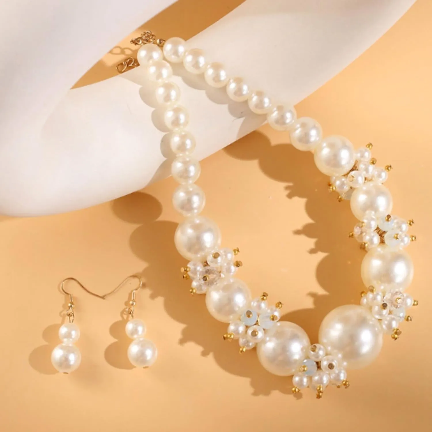 Pearl Necklace and Earring Set Pearl Wedding Jewelry Set for Women Chunky Pearls Choker Necklaces Stud Earrings Bride Bridesmaid Wedding Jewelry Gifts