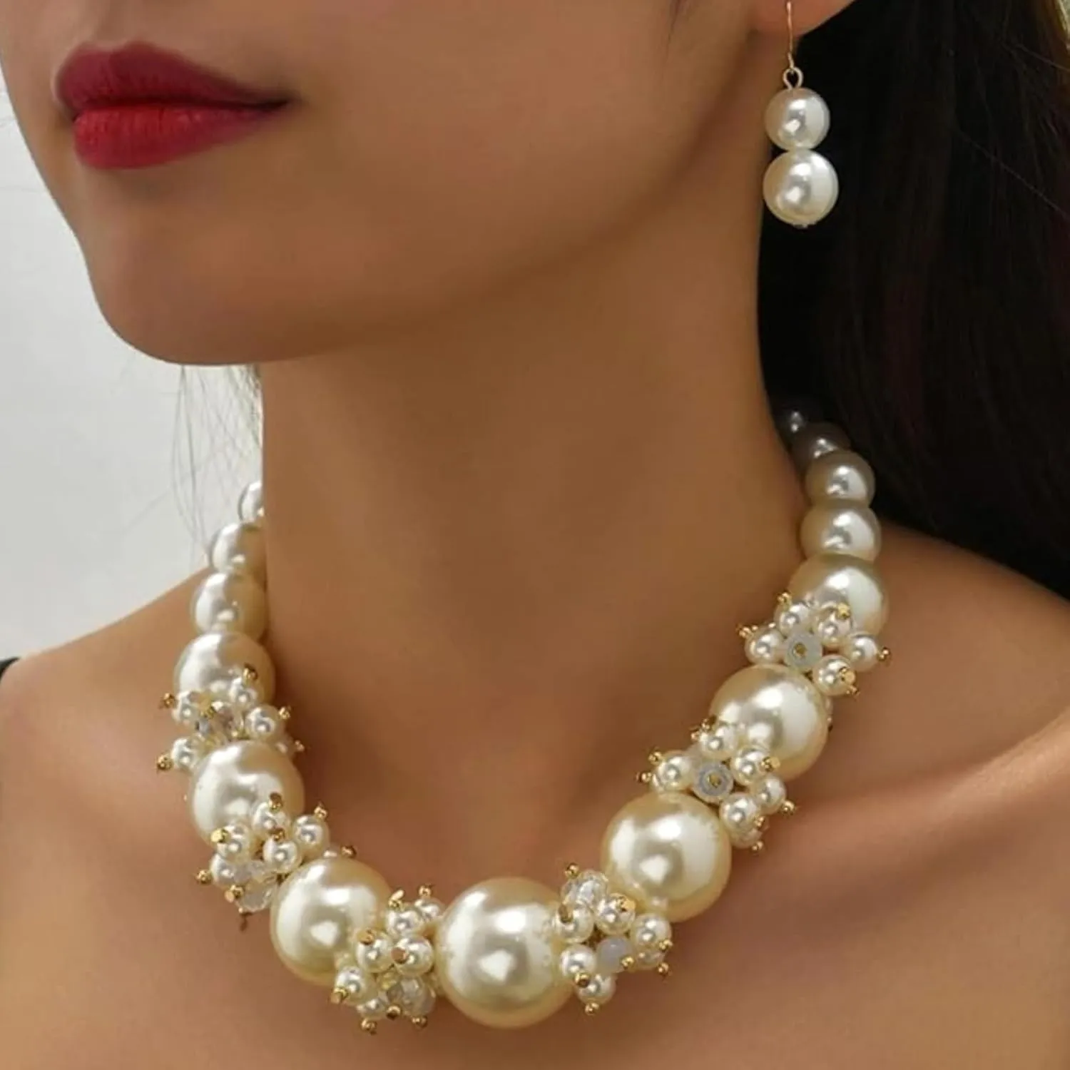 Pearl Necklace and Earring Set Pearl Wedding Jewelry Set for Women Chunky Pearls Choker Necklaces Stud Earrings Bride Bridesmaid Wedding Jewelry Gifts