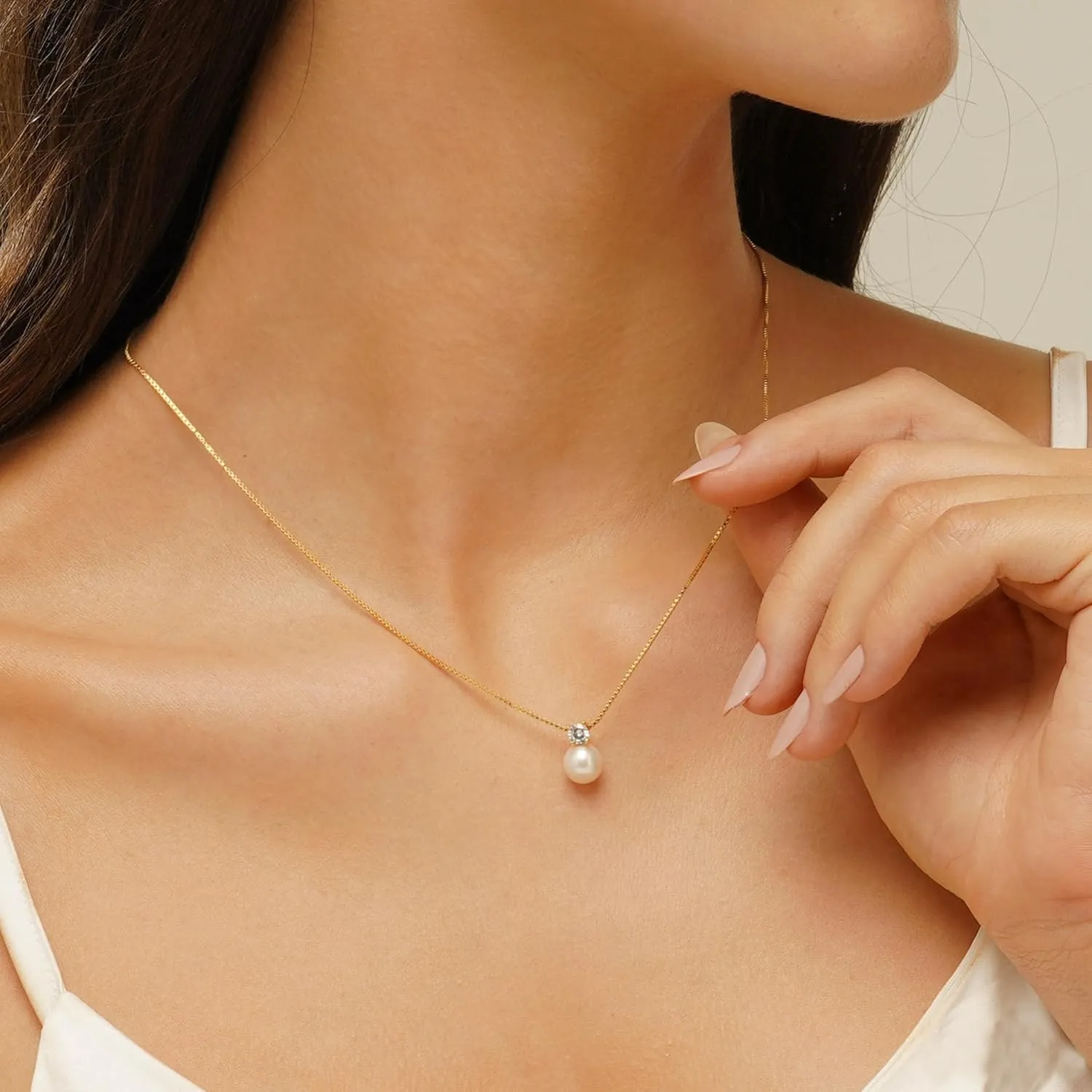 Pearl Necklaces for Women-14k Gold Plated Layered-Single Pearl Necklace Simple Pearl Choker Necklaces for Women Trendy Cute Gold Necklace Jewelry for Women Gifts