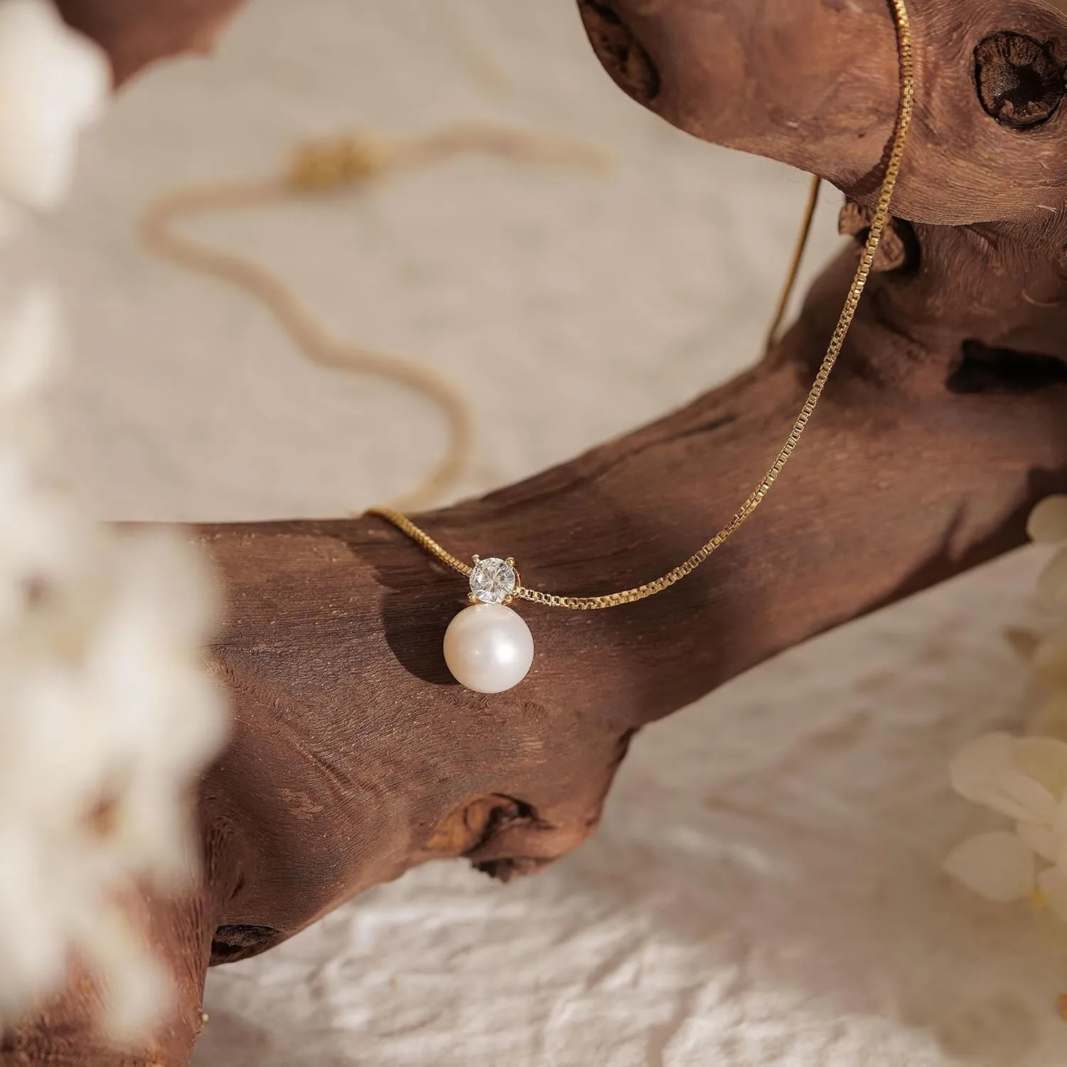 Pearl Necklaces for Women-14k Gold Plated Layered-Single Pearl Necklace Simple Pearl Choker Necklaces for Women Trendy Cute Gold Necklace Jewelry for Women Gifts