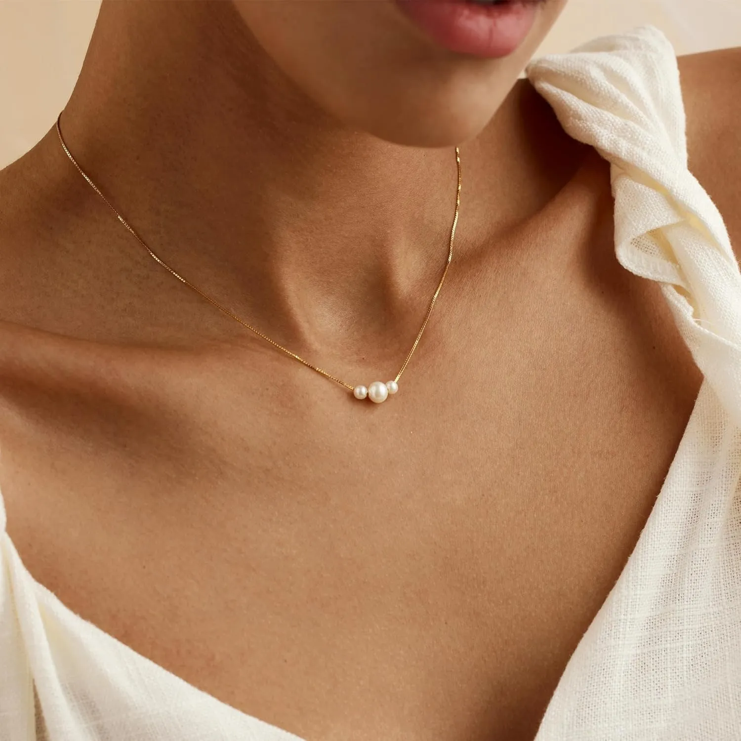 Pearl Necklaces for Women-14k Gold Plated Layered-Single Pearl Necklace Simple Pearl Choker Necklaces for Women Trendy Cute Gold Necklace Jewelry for Women Gifts