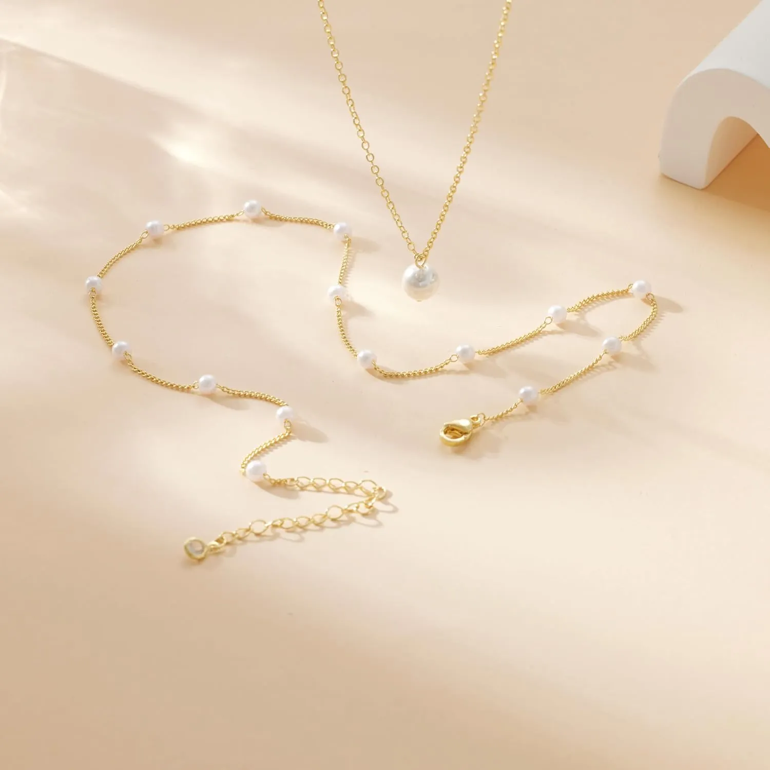 Pearl Necklaces for Women Dainty 14K Gold/Silver Plated Layered Pearl Necklace Simple Pearl Choker Necklaces Cute Single White Pearl Necklace Teen Gift Trendy Stuff Bridesmaid Gifts Wedding Jewelry