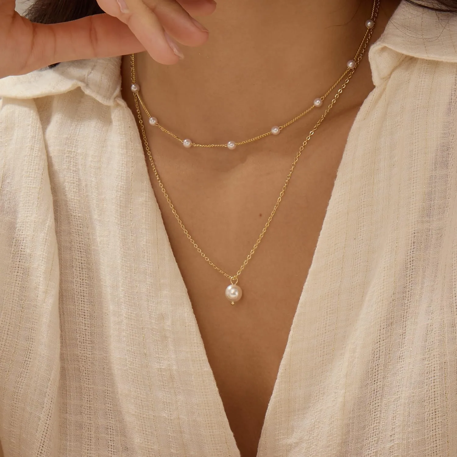 Pearl Necklaces for Women Dainty 14K Gold/Silver Plated Layered Pearl Necklace Simple Pearl Choker Necklaces Cute Single White Pearl Necklace Teen Gift Trendy Stuff Bridesmaid Gifts Wedding Jewelry
