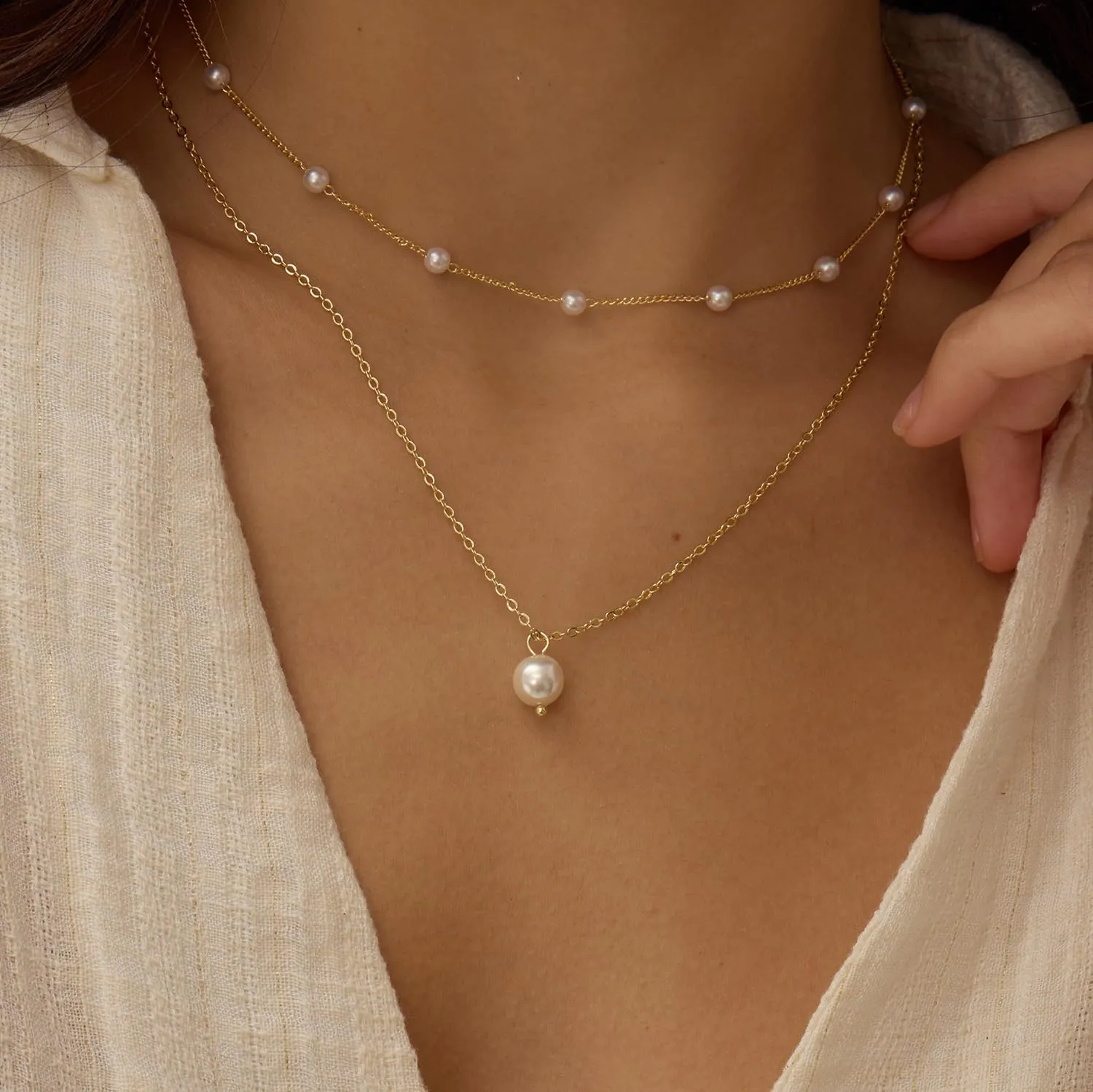 Pearl Necklaces for Women Dainty 14K Gold/Silver Plated Layered Pearl Necklace Simple Pearl Choker Necklaces Cute Single White Pearl Necklace Teen Gift Trendy Stuff Bridesmaid Gifts Wedding Jewelry
