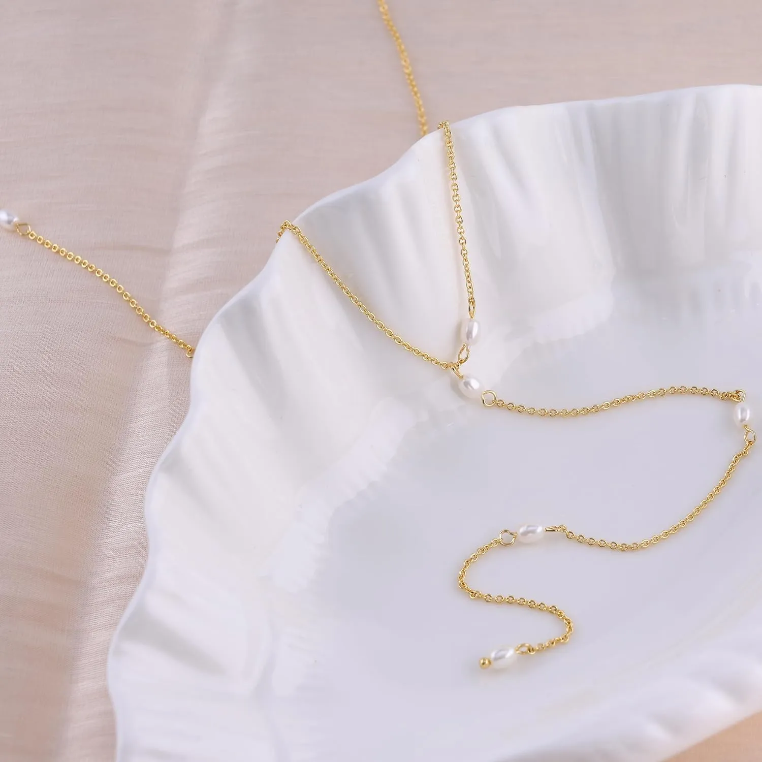 Pearl Necklaces for Women, Dainty Gold Necklace 14K Gold Plated Charm CZ Pearl Pendant Necklace Simple Gold Pearl Choker Necklaces for Women Trendy Wedding Womens Jewelry