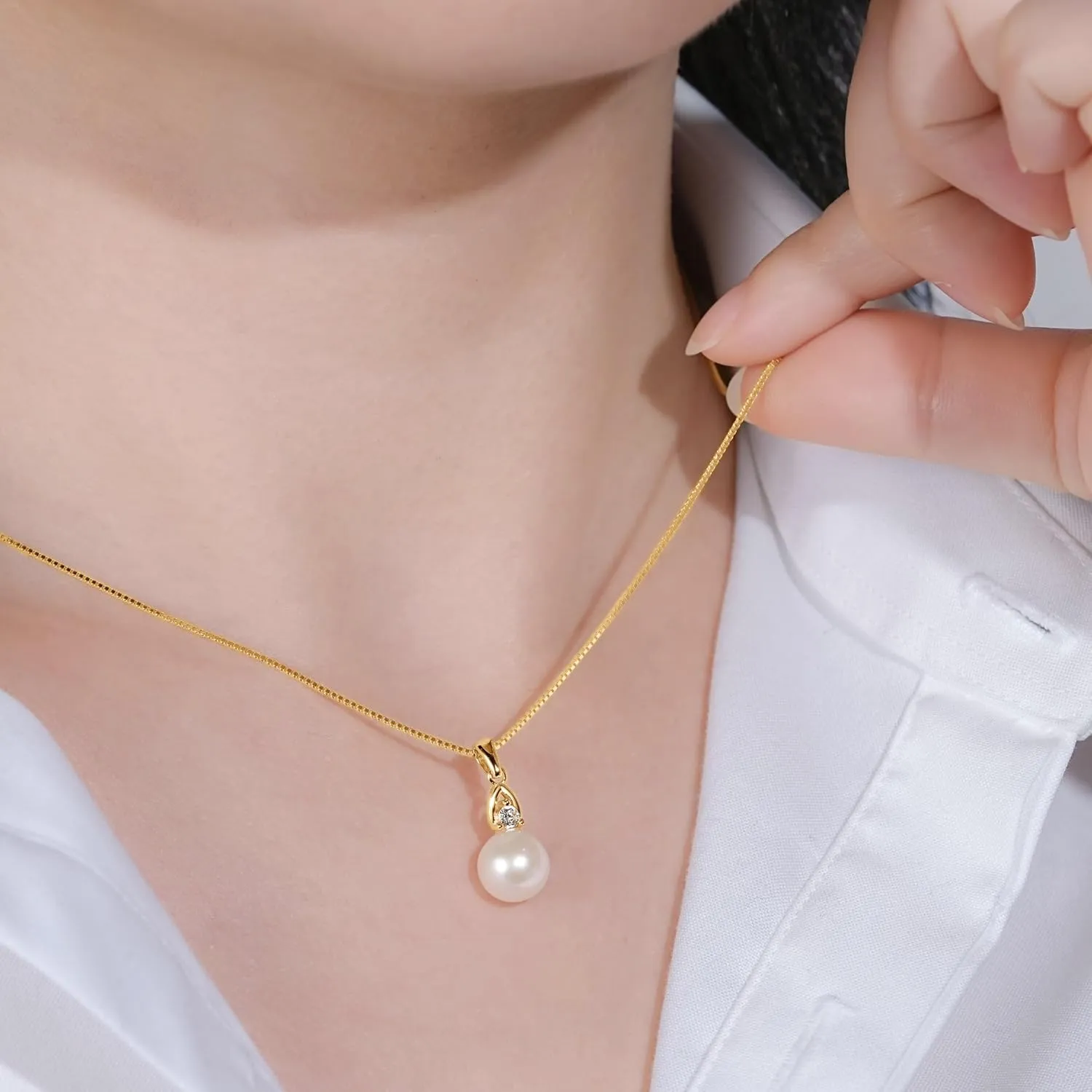 Pearl Necklaces for Women, Sterling Silver Freshwater White Pearl Pendant Necklace with Moissanite Pearl Jewelry Gifts for Wife Mom