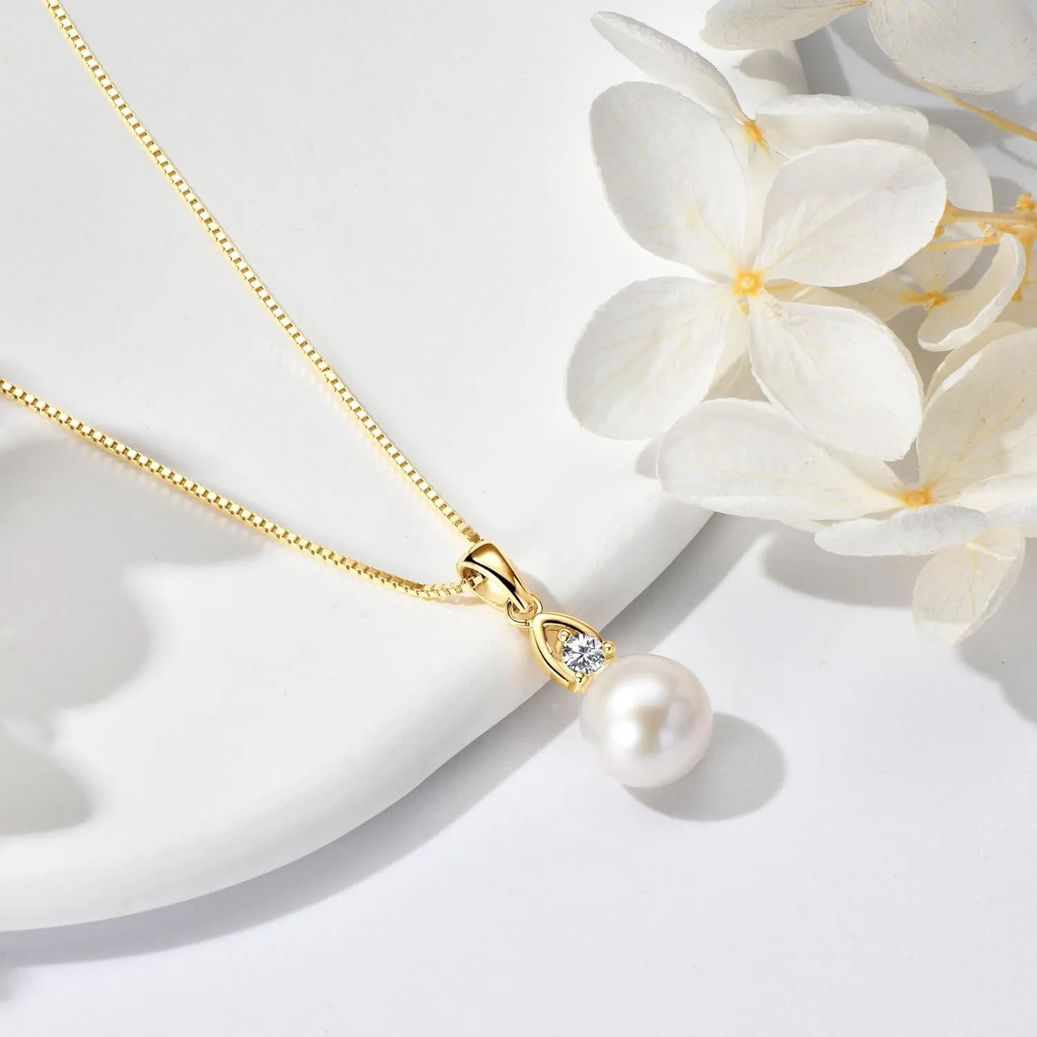 Pearl Necklaces for Women, Sterling Silver Freshwater White Pearl Pendant Necklace with Moissanite Pearl Jewelry Gifts for Wife Mom