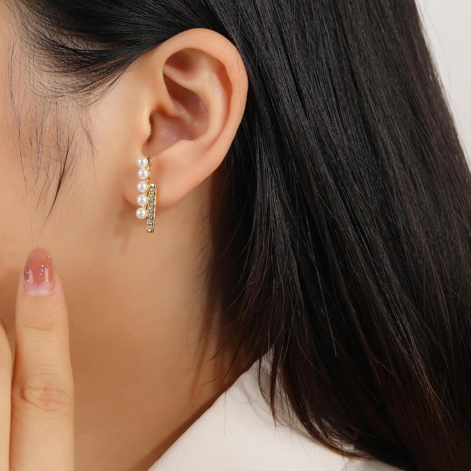 Pearl Stud Earrings for Women 18K Gold Plated Dainty Small Cubic Zirconia Pearl Stud Earrings Lightweight Beaded Pearl Earrings
