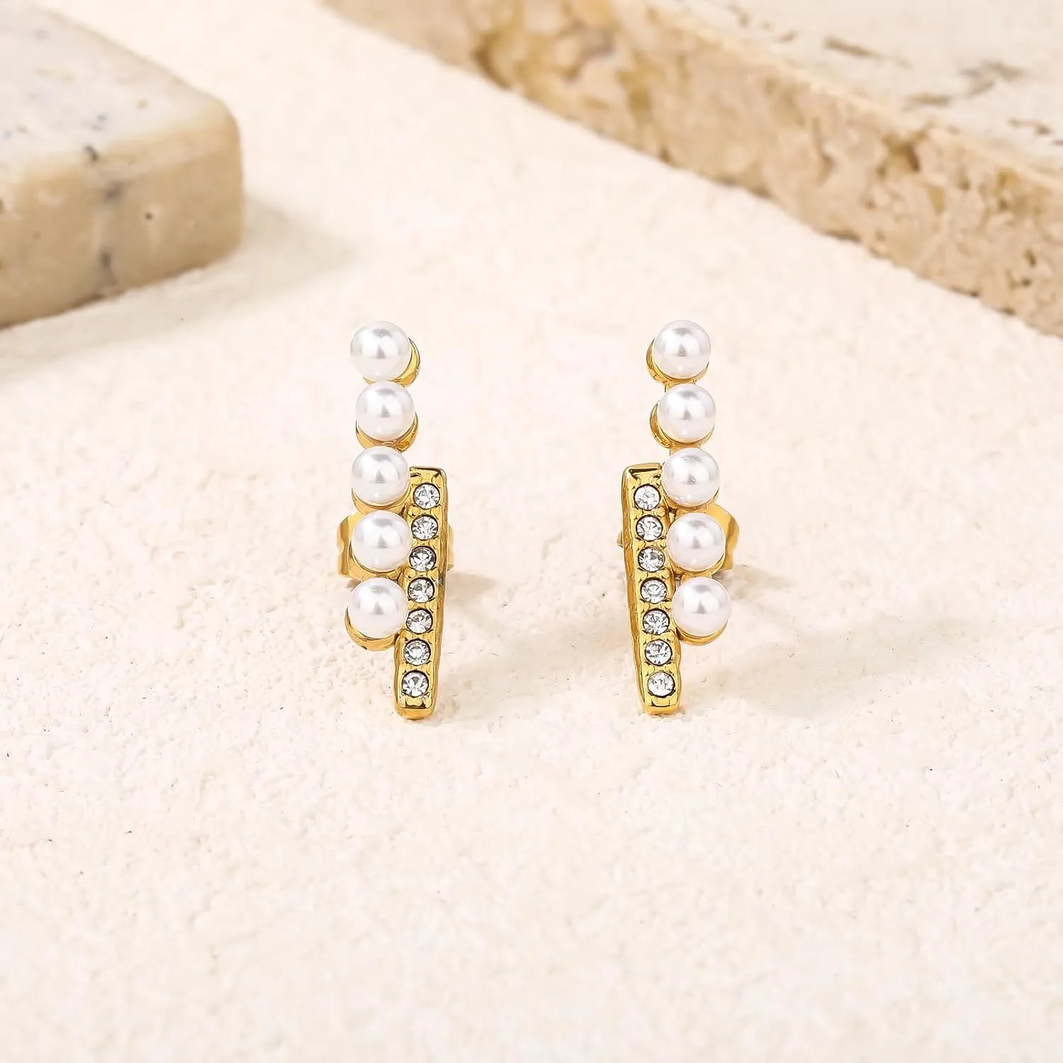 Pearl Stud Earrings for Women 18K Gold Plated Dainty Small Cubic Zirconia Pearl Stud Earrings Lightweight Beaded Pearl Earrings