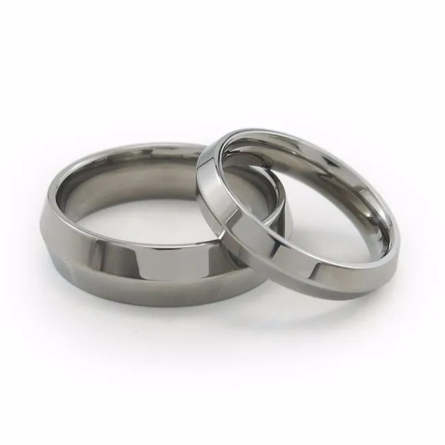 Pyramid | Womens Titanium Ring
