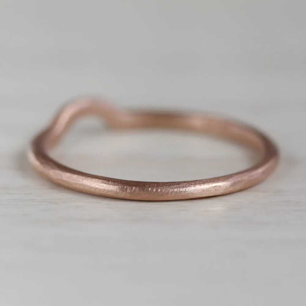 Rustic Texture Half-Circle Contour Band