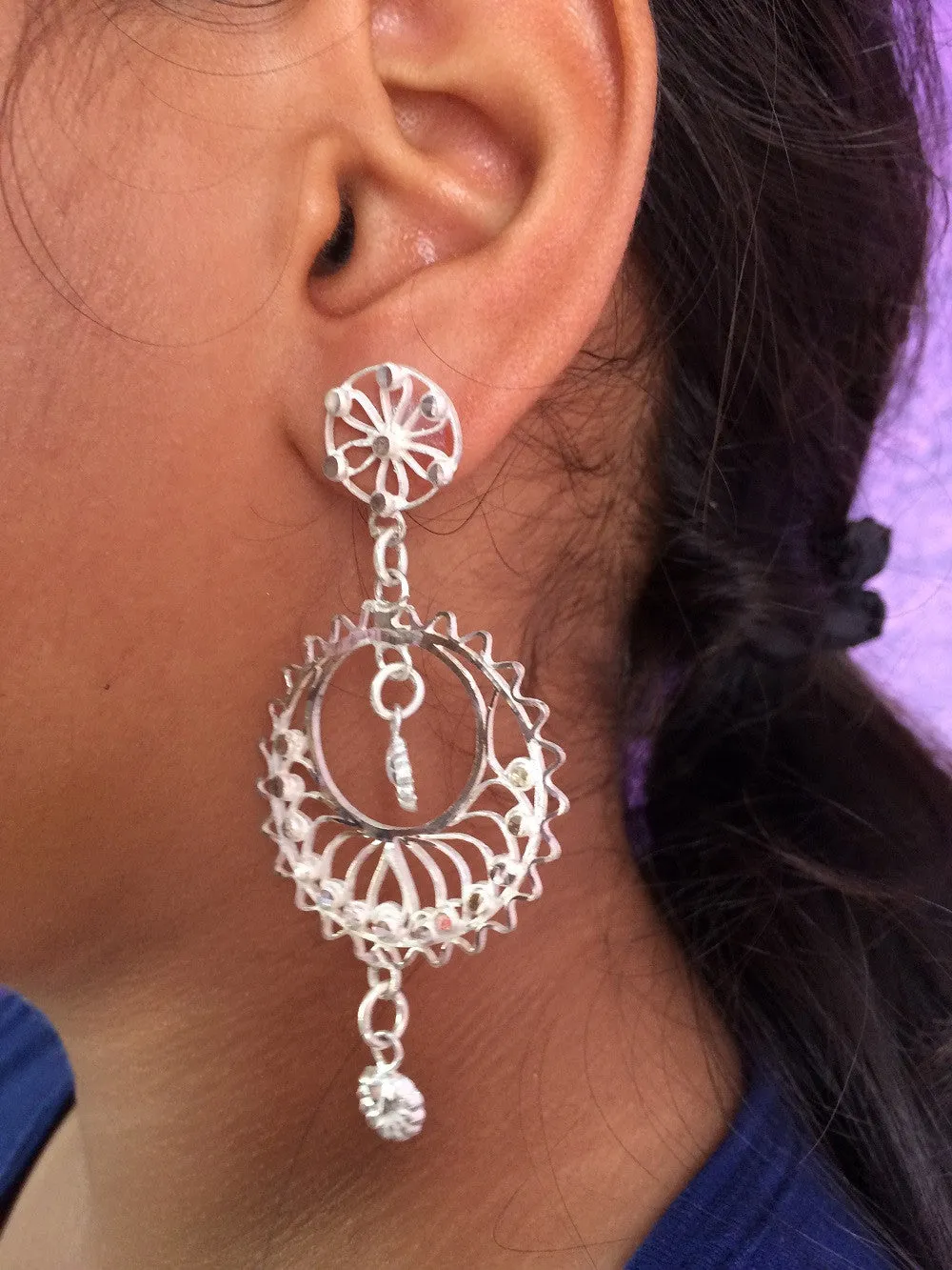 Swaying Chandbali