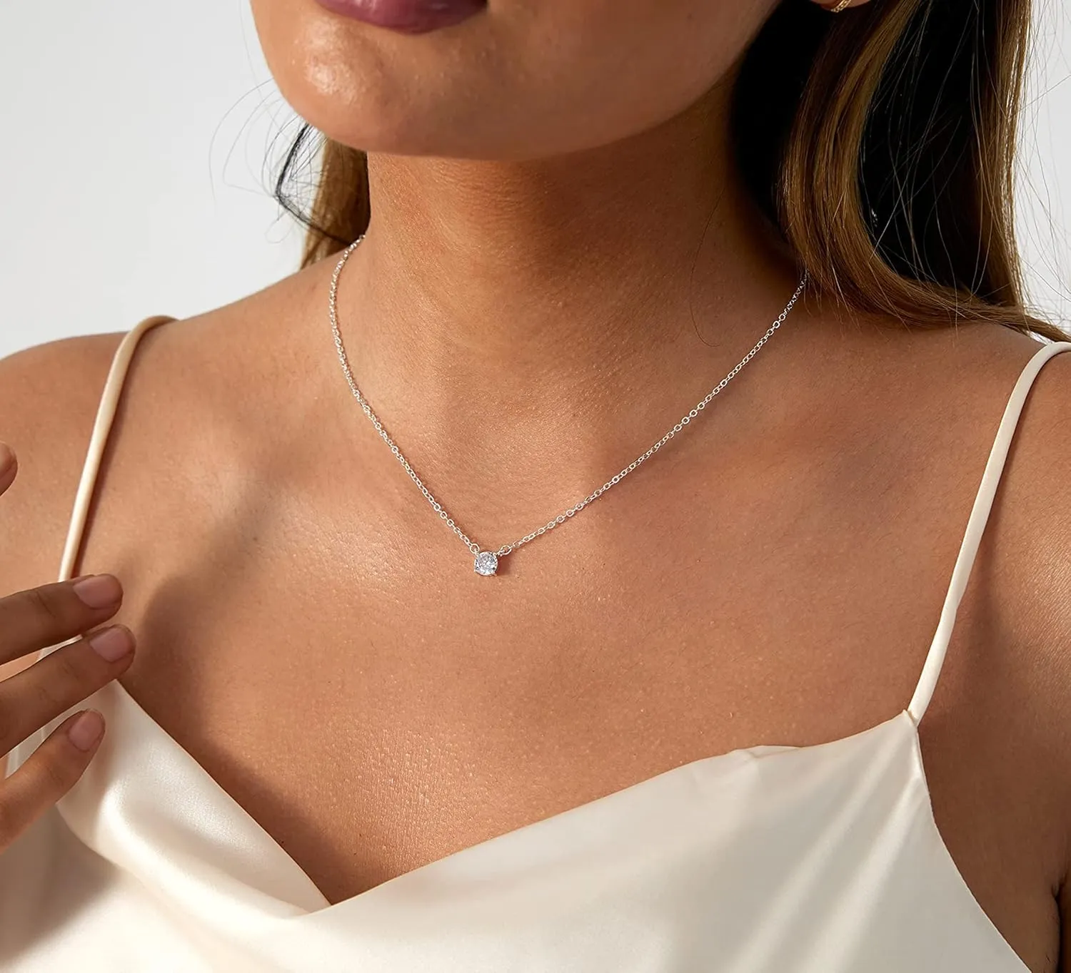 Tasiso Diamond Necklaces for Women Dainty CZ Leaf Necklace 14k Gold Plated Flower Necklace Simple Diamond Choker Necklaces for Women Trendy Prom Jewelry Gifts